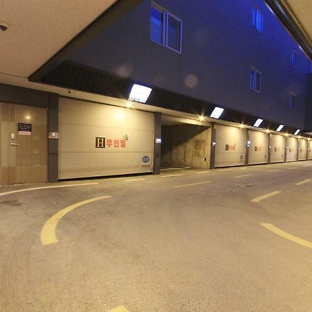 H Drive Hotel Iksan Bagian luar foto