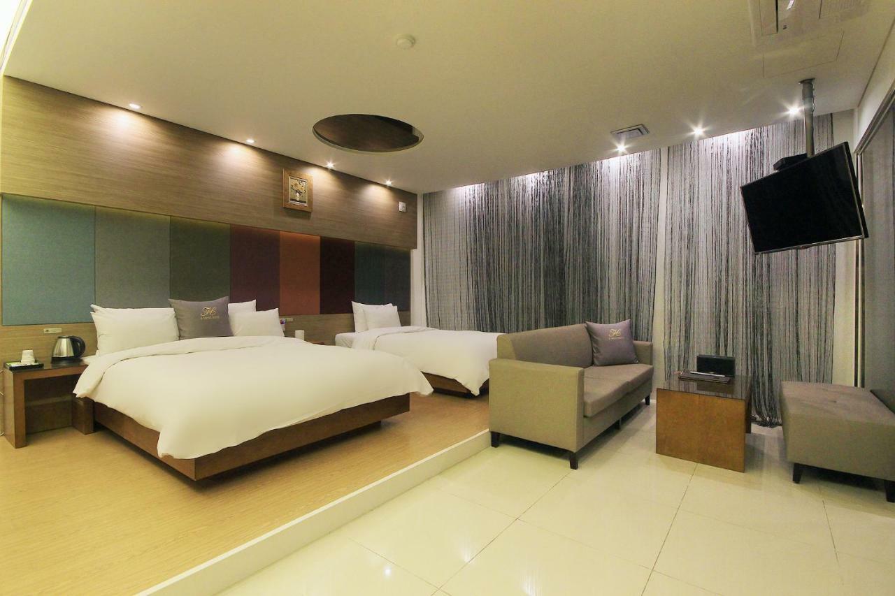 H Drive Hotel Iksan Bagian luar foto