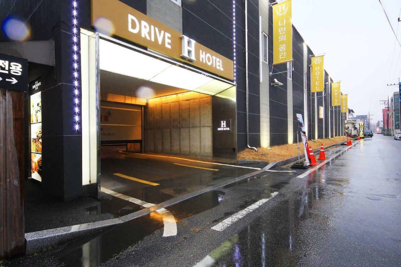H Drive Hotel Iksan Bagian luar foto
