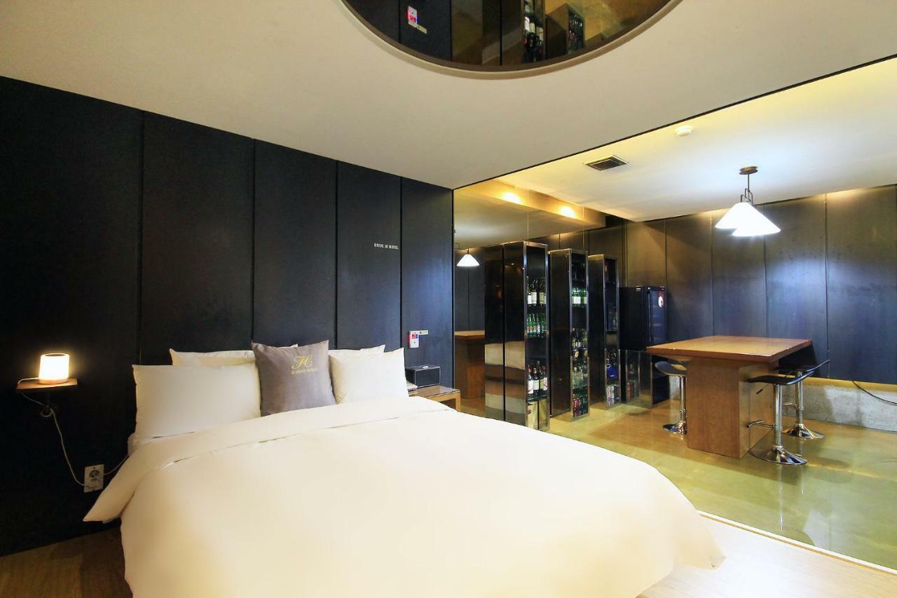 H Drive Hotel Iksan Bagian luar foto