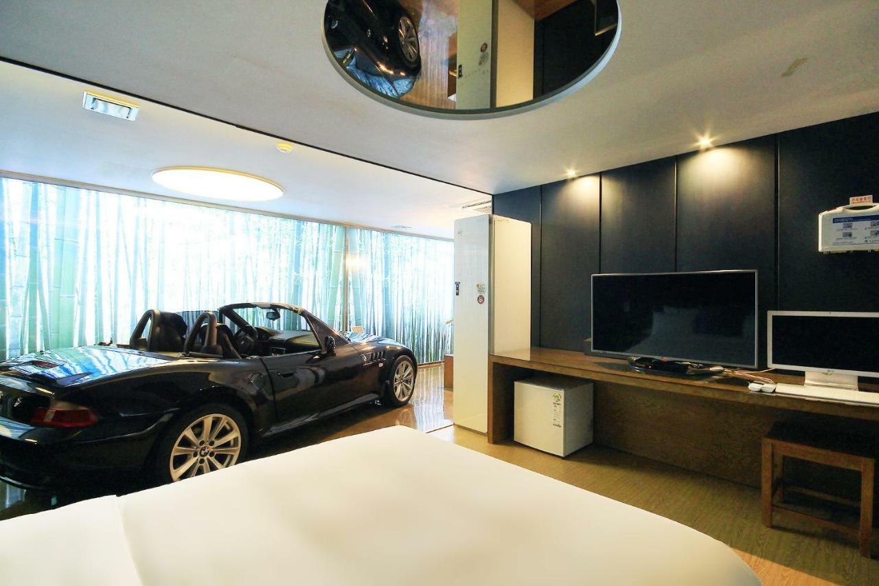 H Drive Hotel Iksan Bagian luar foto