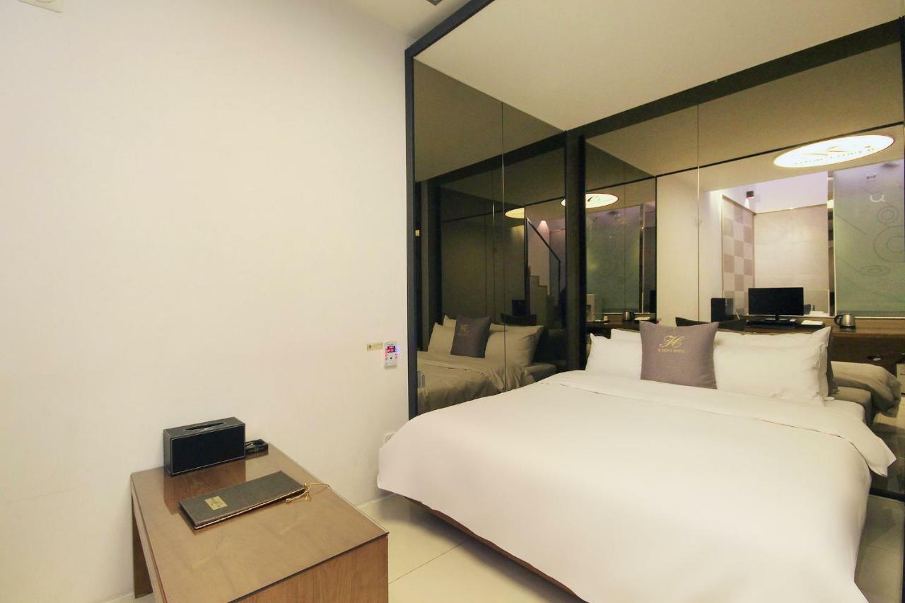 H Drive Hotel Iksan Bagian luar foto
